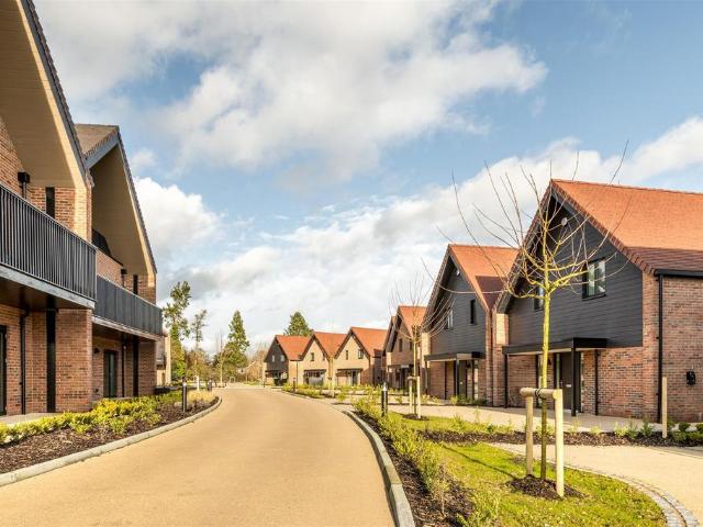 3 bedroom flat for sale