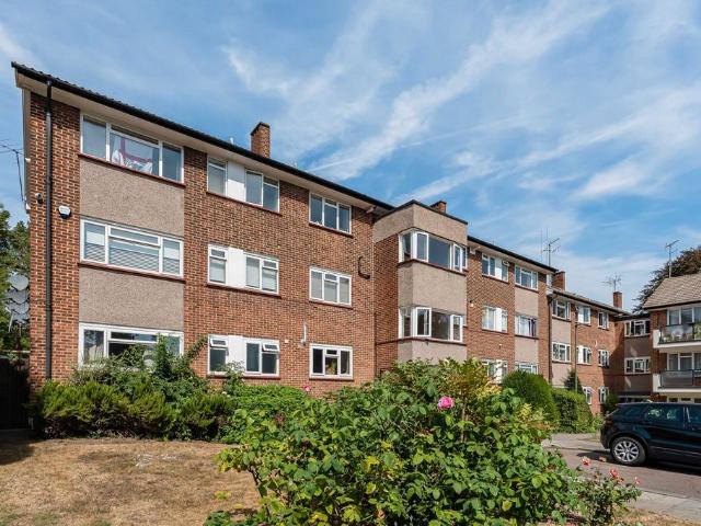 3 bedroom flat for sale
