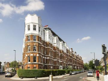 3 bedroom flat for sale