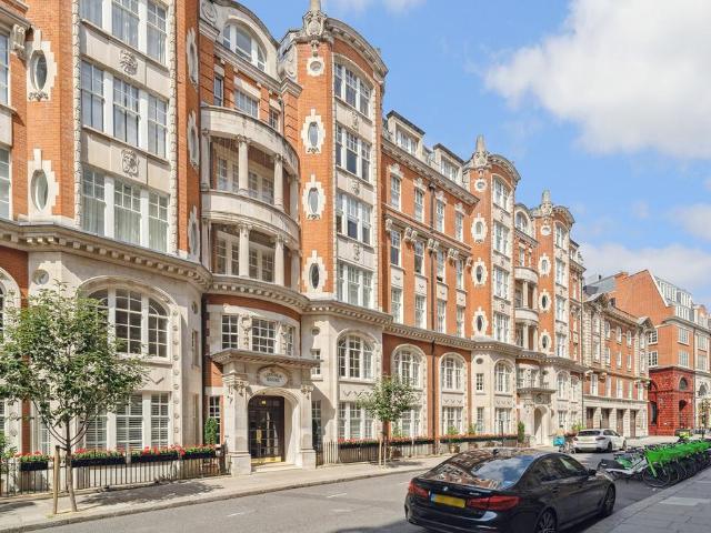 3 bedroom flat for sale