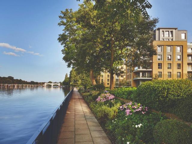 3 bedroom flat for sale