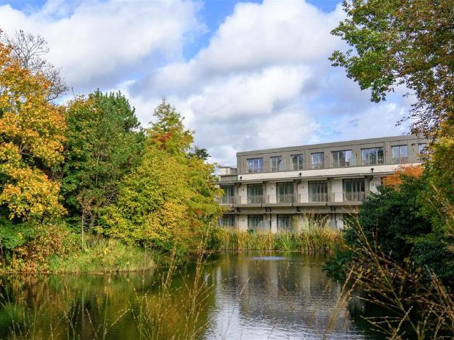 3 bedroom flat for sale