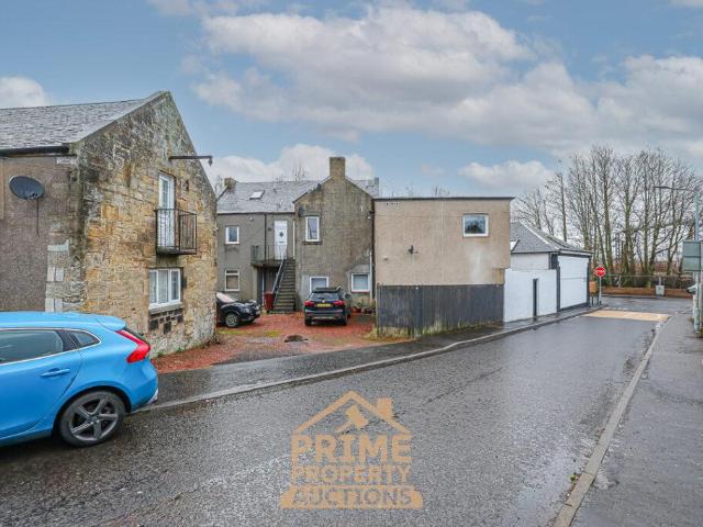 3 bedroom flat for sale