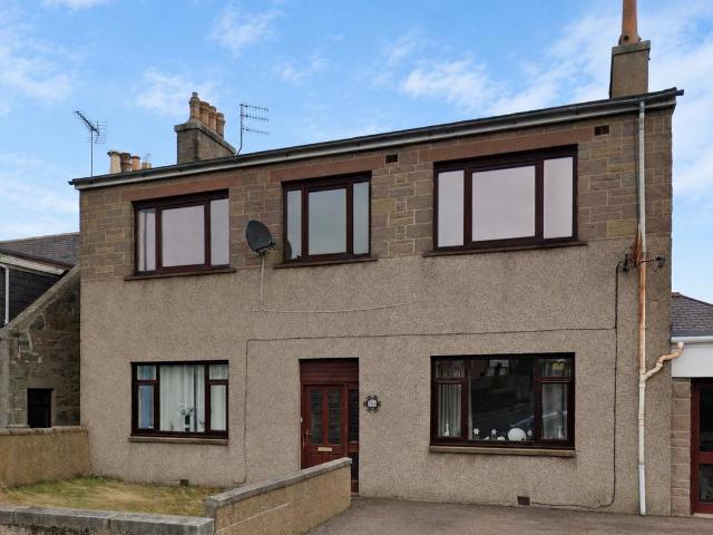 3 bedroom flat for sale