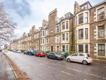 3 bedroom flat for sale