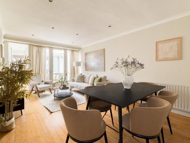 3 bedroom flat for sale