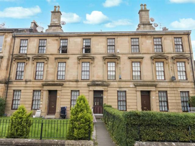 3 bedroom flat for sale