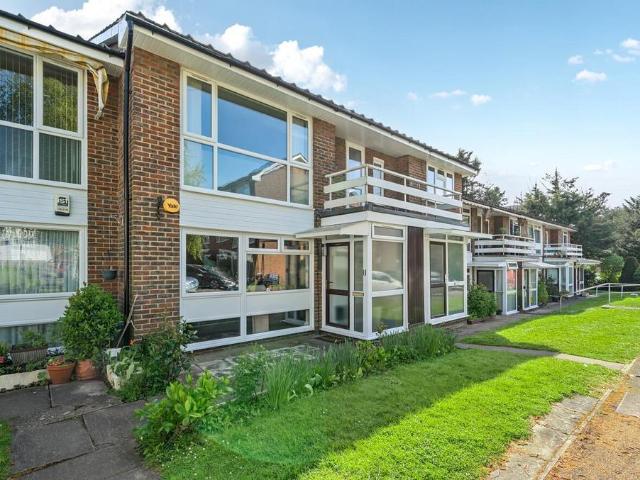3 bedroom flat for sale