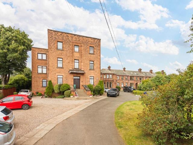 3 bedroom flat for sale