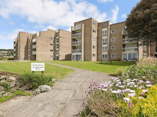 3 bedroom flat for sale
