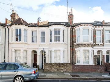 3 bedroom flat for sale
