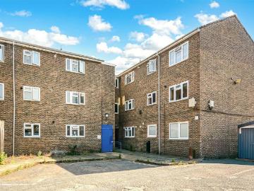 3 bedroom flat for sale