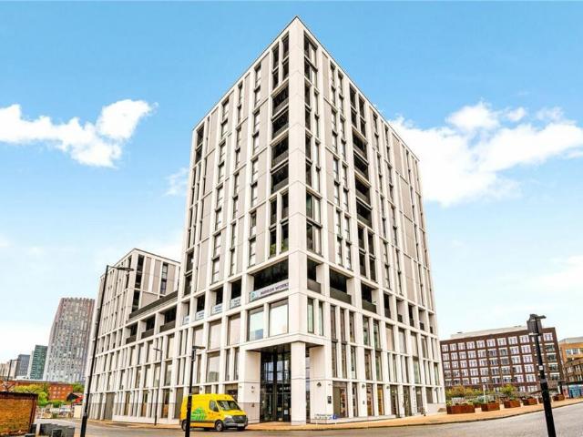 3 bedroom flat for sale