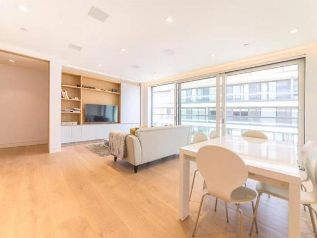 3 bedroom flat for sale