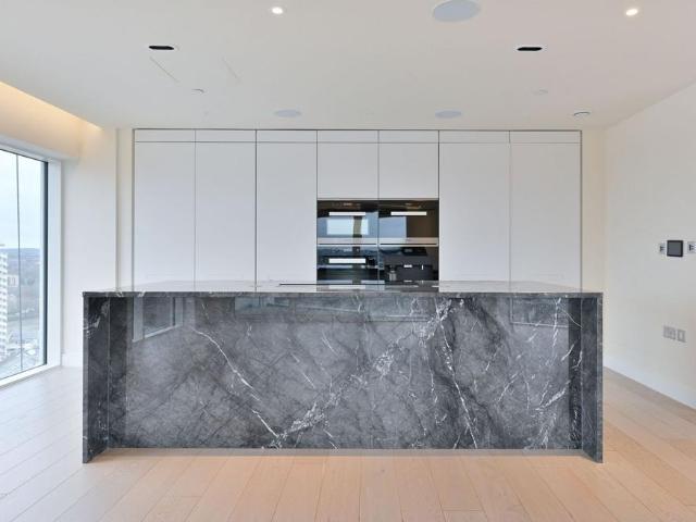 3 bedroom flat for sale