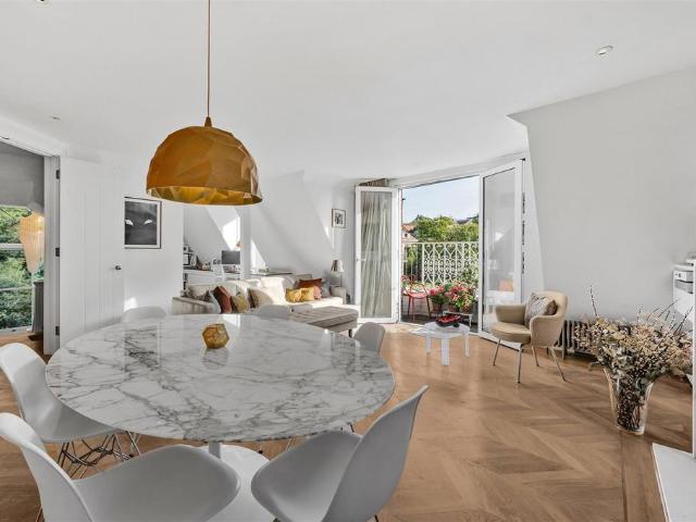 3 bedroom flat for sale
