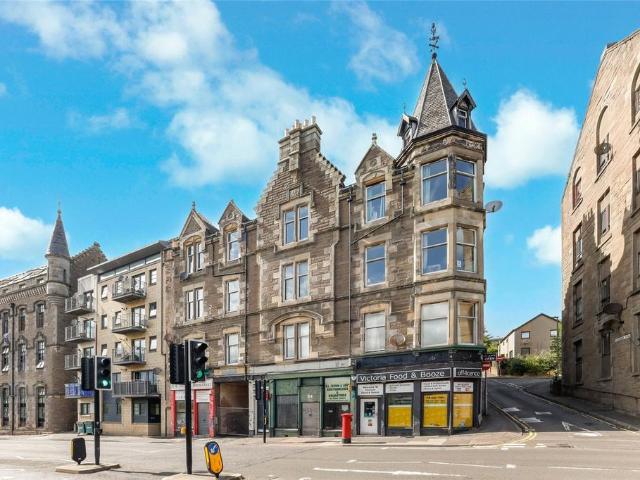 3 bedroom flat for sale