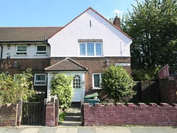 3 bedroom flat for sale