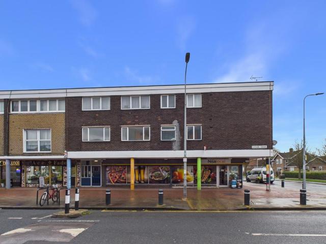 3 bedroom flat for sale