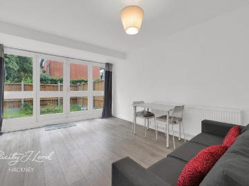 3 bedroom flat for sale