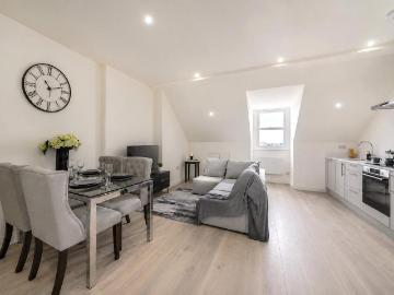 3 bedroom flat for sale