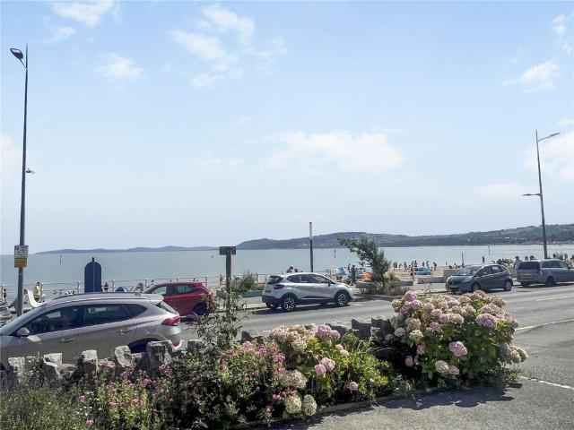 3 bedroom flat for sale