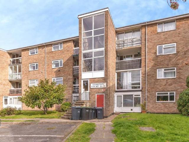 3 bedroom flat for sale