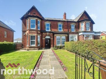 3 bedroom flat for sale