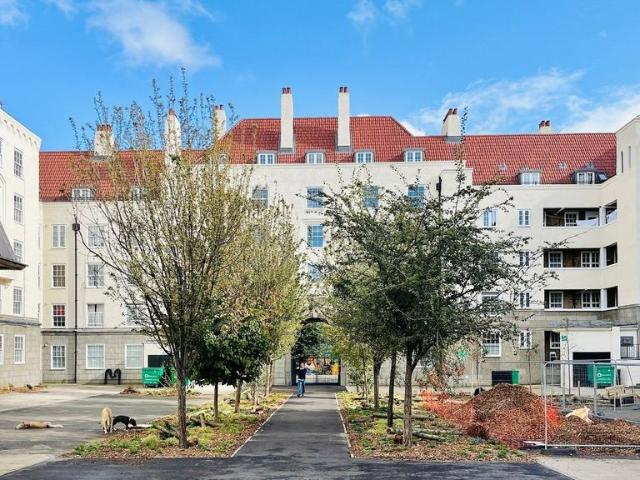 3 bedroom flat for sale