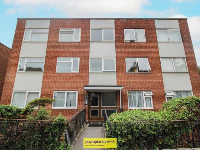 3 bedroom flat for sale