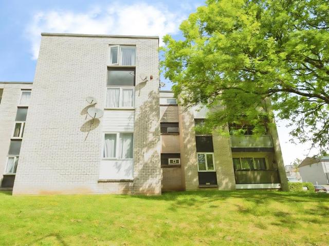 3 bedroom flat for sale