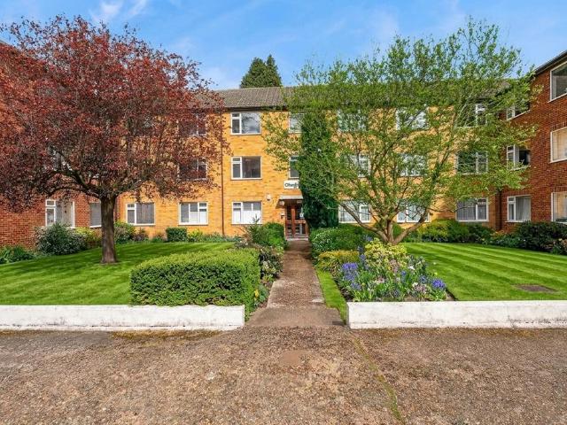 3 bedroom flat for sale
