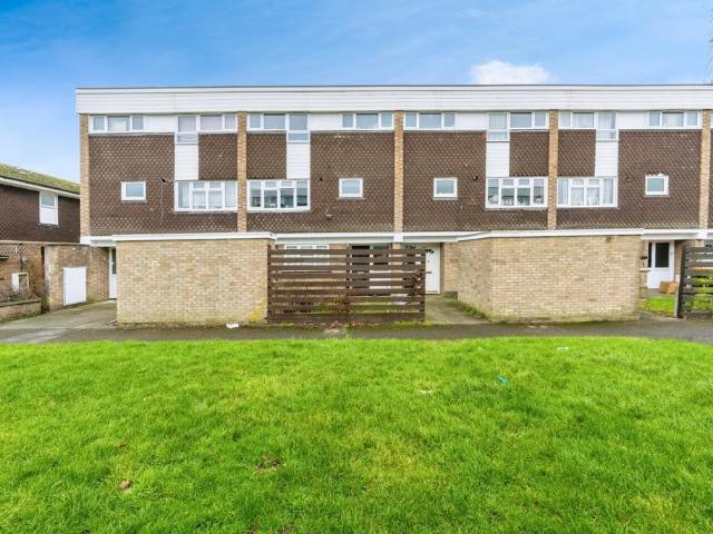 3 bedroom flat for sale