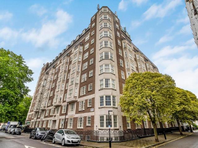 3 bedroom flat for sale
