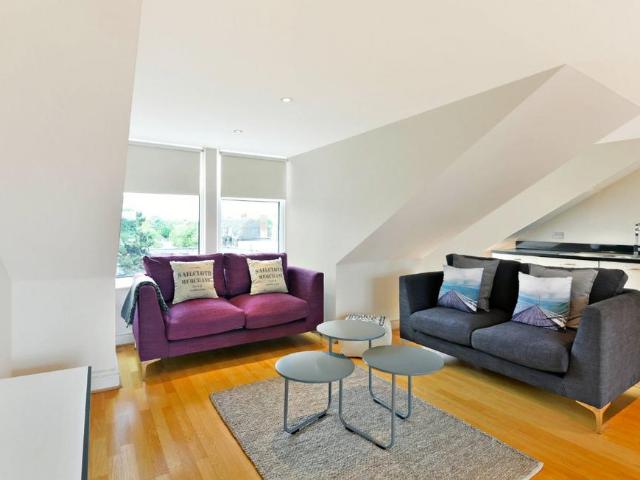 3 bedroom flat for sale