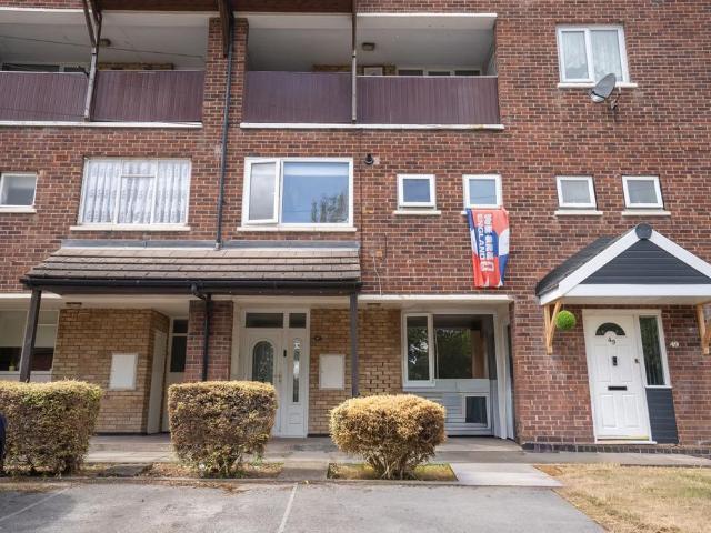 3 bedroom flat for sale