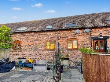 Flat for sale in Burhill - Garden, Equipped kitchen