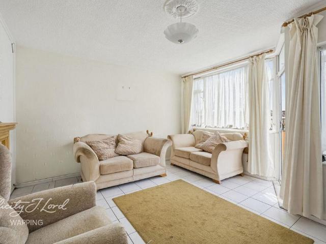 3 bedroom flat for sale