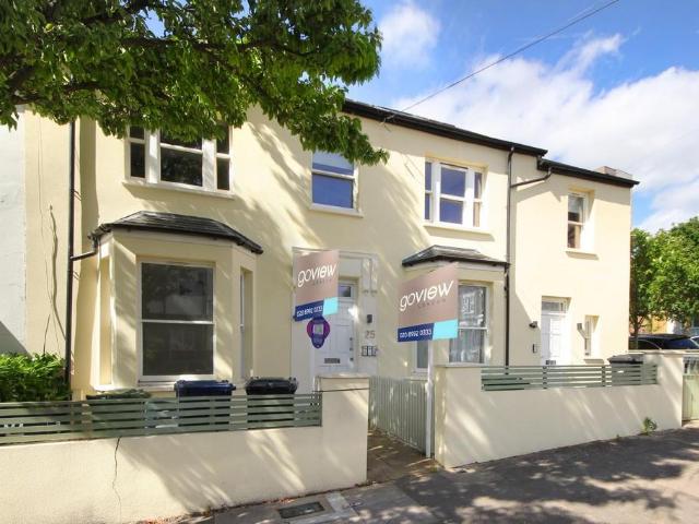 3 bedroom flat for sale