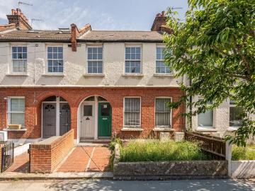 3 bedroom flat for sale