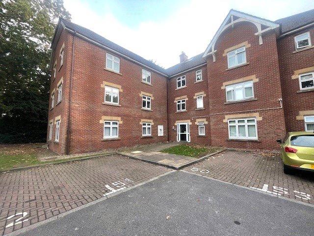3 bedroom flat for sale