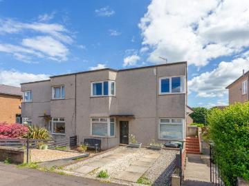 3 bedroom flat for sale