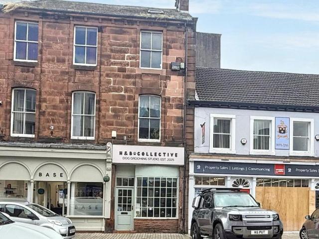 3 bedroom flat for sale