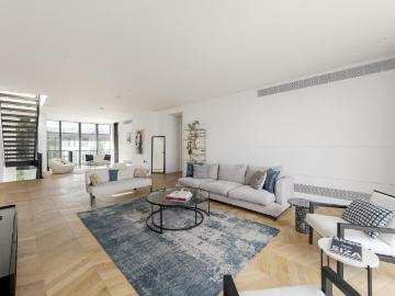 Nine Elms, London, Greater London - Garden