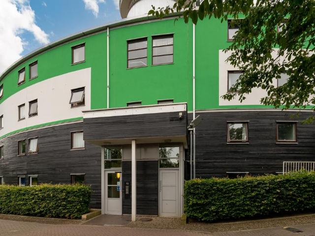3 bedroom flat for sale
