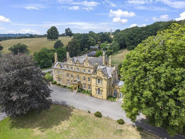 3 bedroom flat for sale