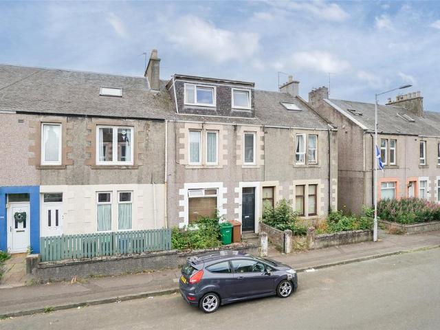 3 bedroom flat for sale