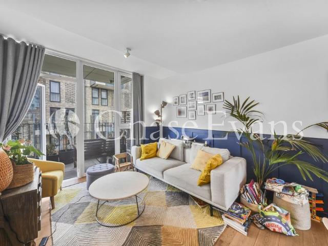 3 bedroom flat for sale