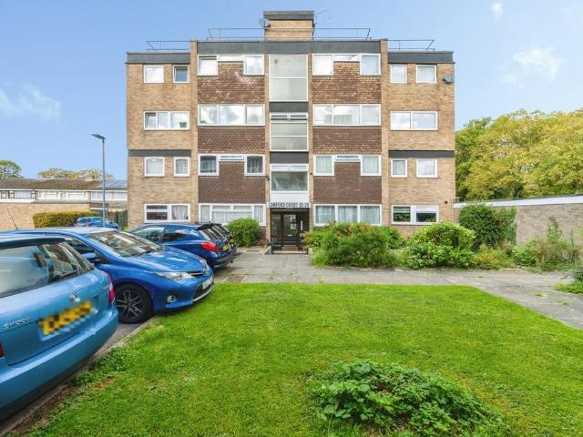 3 bedroom flat for sale