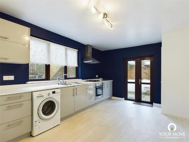 3 bedroom flat for sale